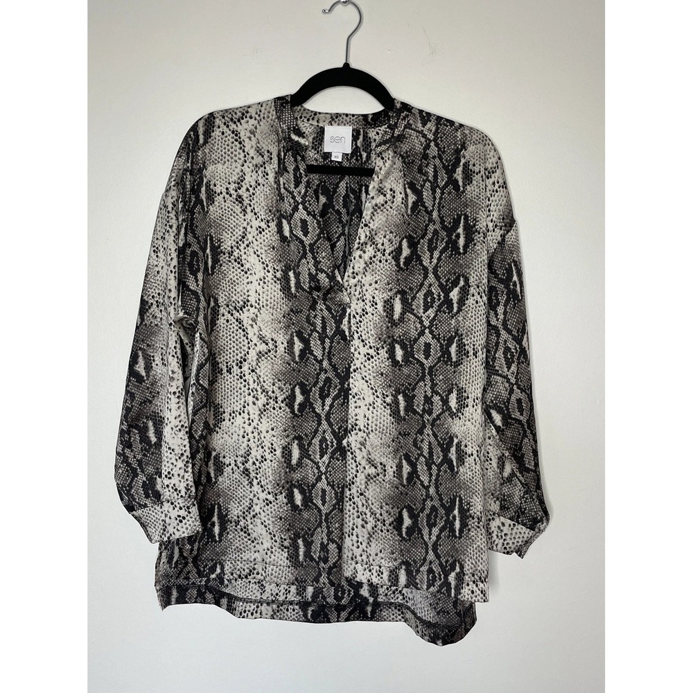 Sen Snakeskin Blouse Women XS Grey Animal Print Long Sleeve V-Neck Top Edgy Chic